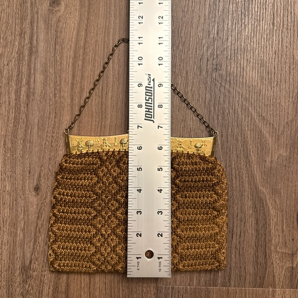 Vintage 1940s brown knit Gold Chain Clutch - Picture 4 of 5